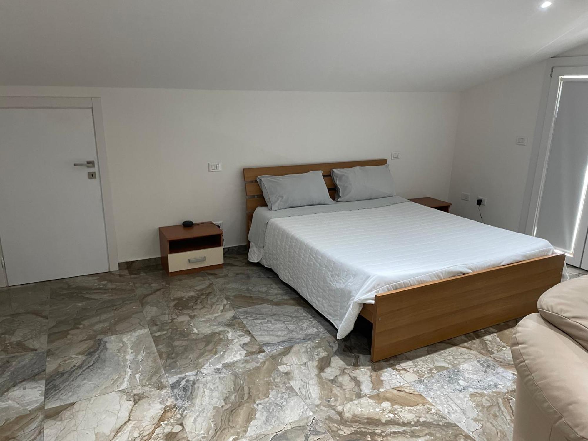 Hotel Attico Marsiglie à Casal Fiumanese Extérieur photo