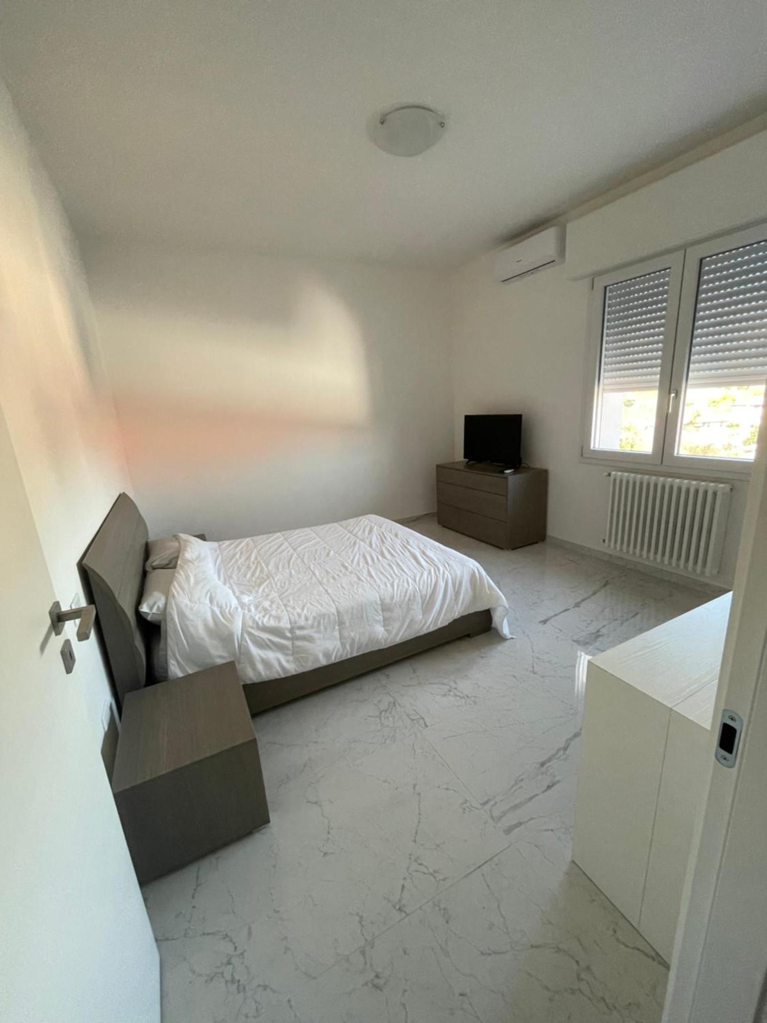 Hotel Attico Marsiglie à Casal Fiumanese Extérieur photo