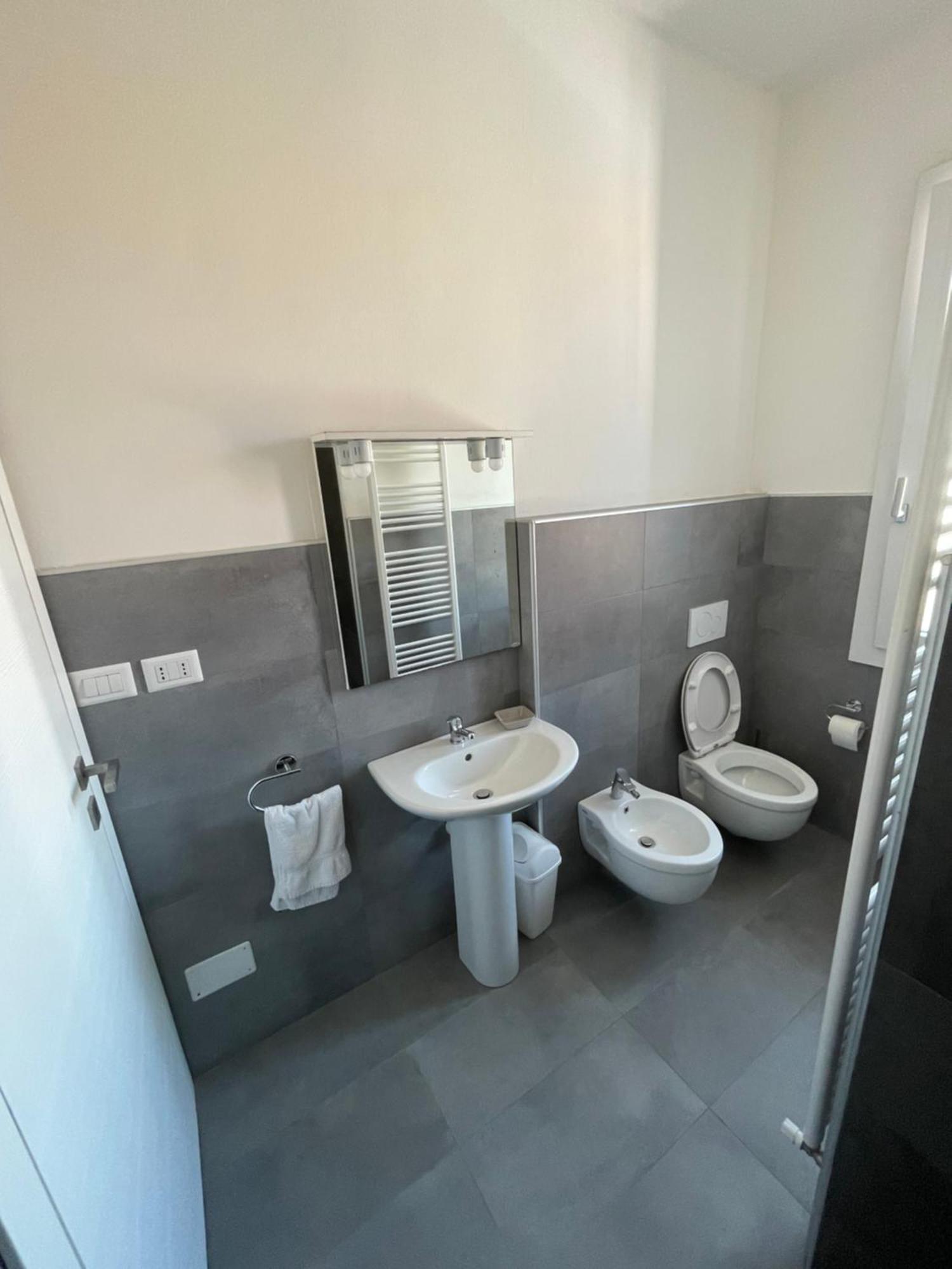 Hotel Attico Marsiglie à Casal Fiumanese Extérieur photo